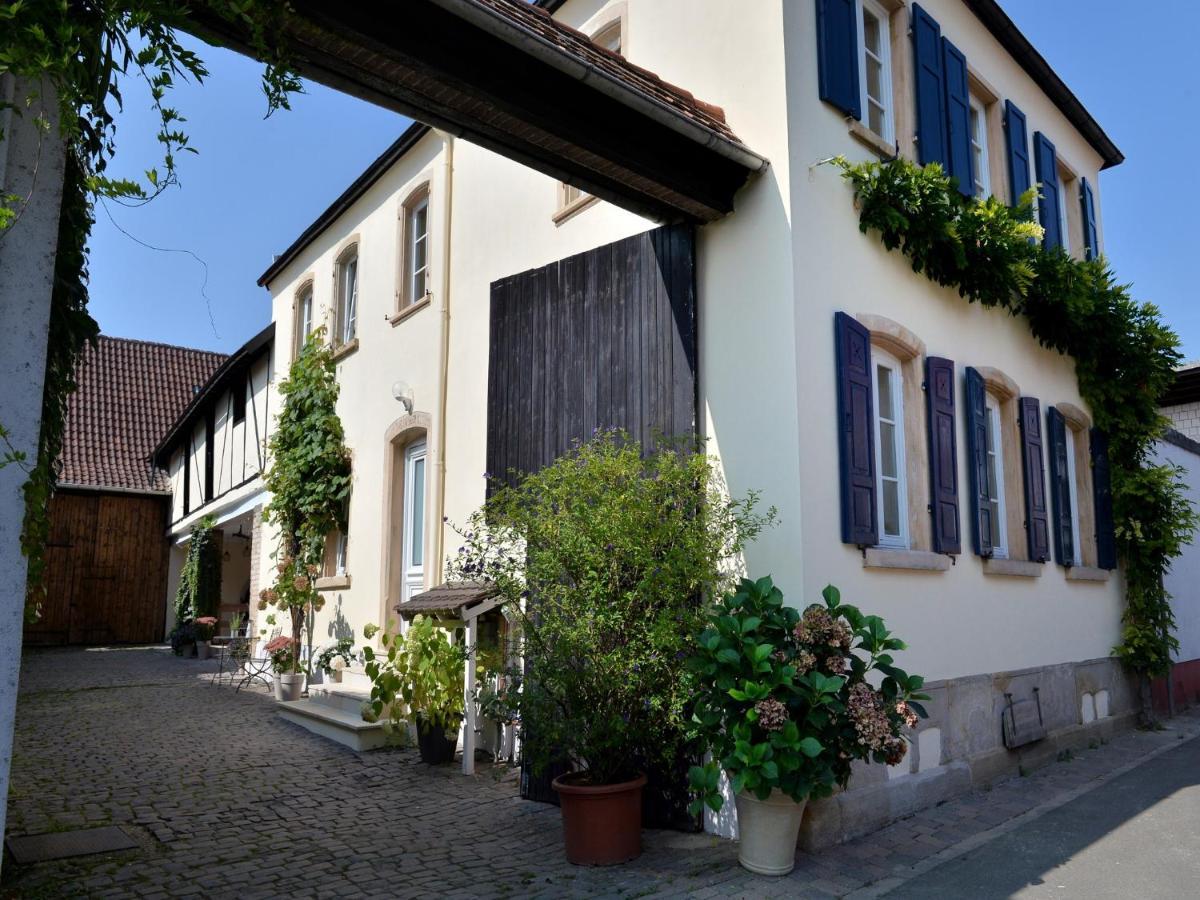 Hôtel Gastehaus & Weingut Gehrig à Weisenheim am Sand Extérieur photo